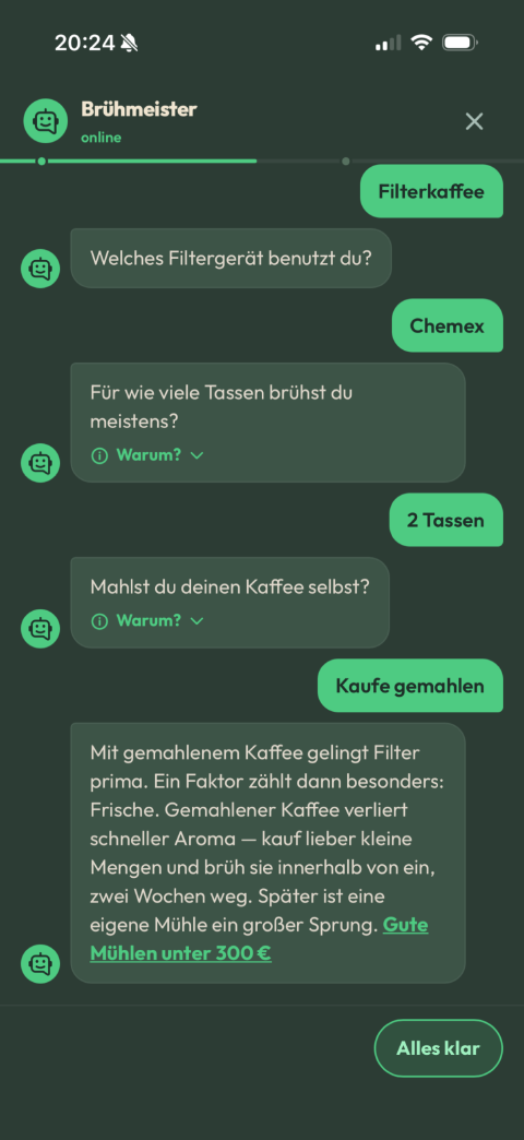 Brühmeister-App Screenshot: Chat-Assistent fragt nach Filtergerät, Tassenzahl und Mühle und führt zum passenden Rezept
