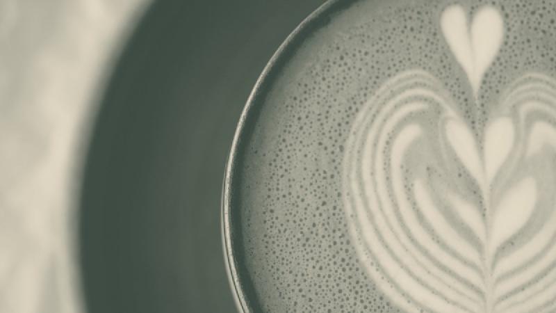 Latte Art Herz: Die Grundlage des Milchgießens